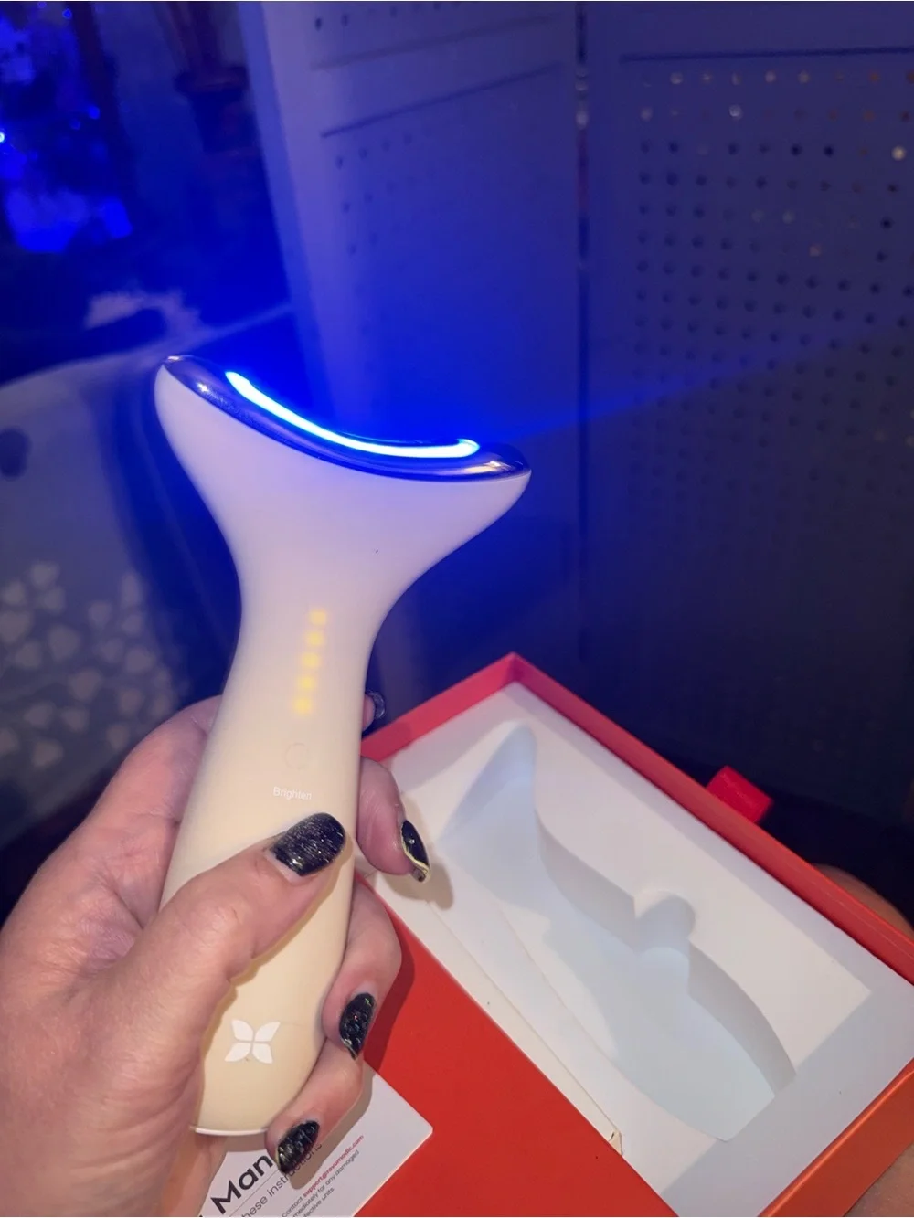 Revo Genie Face & Neck Device in Beige and White